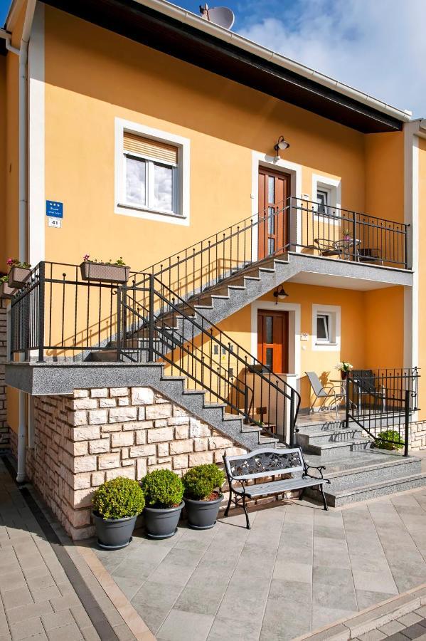 Euphemia Apartment *