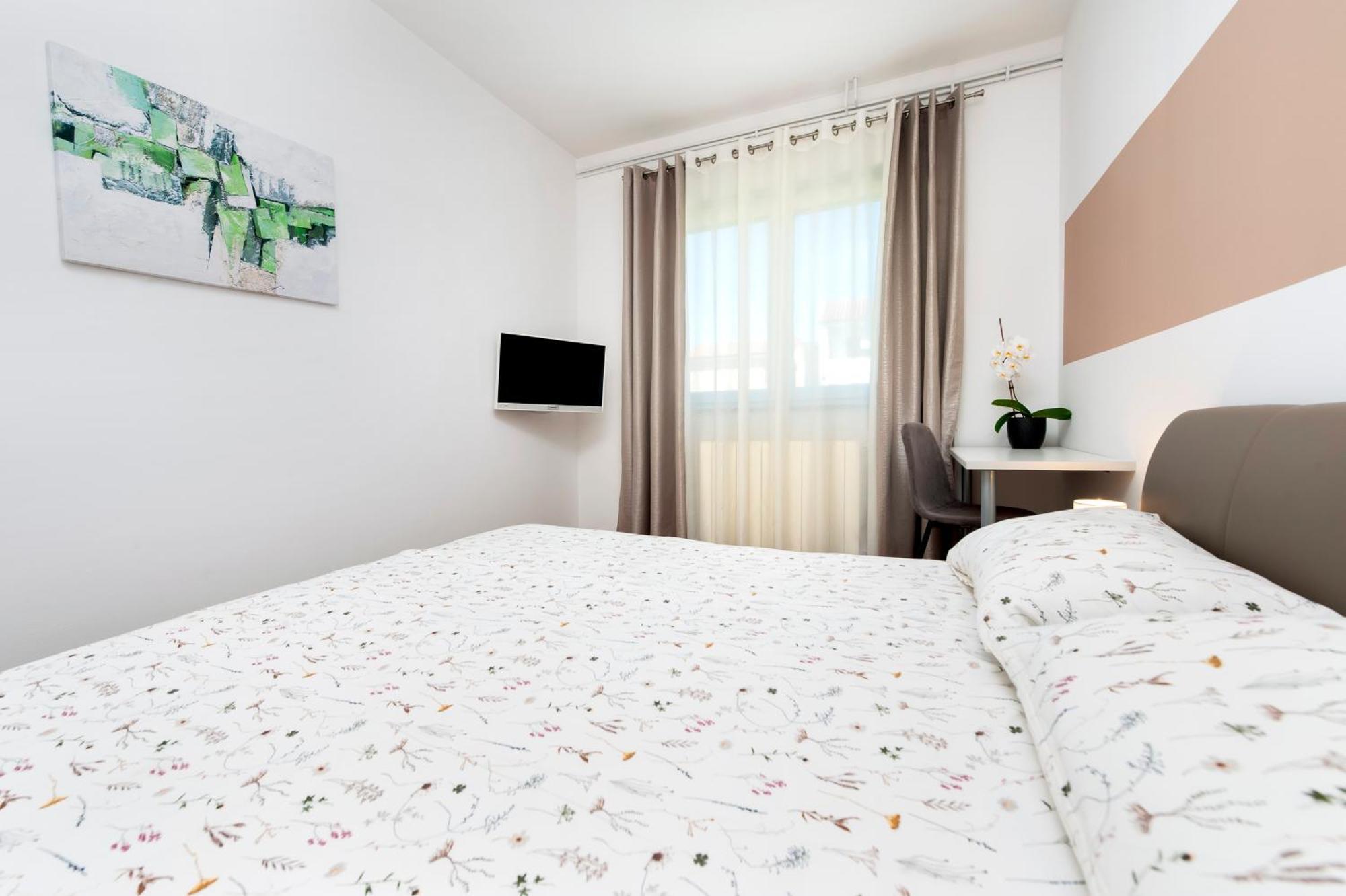Euphemia Apartment