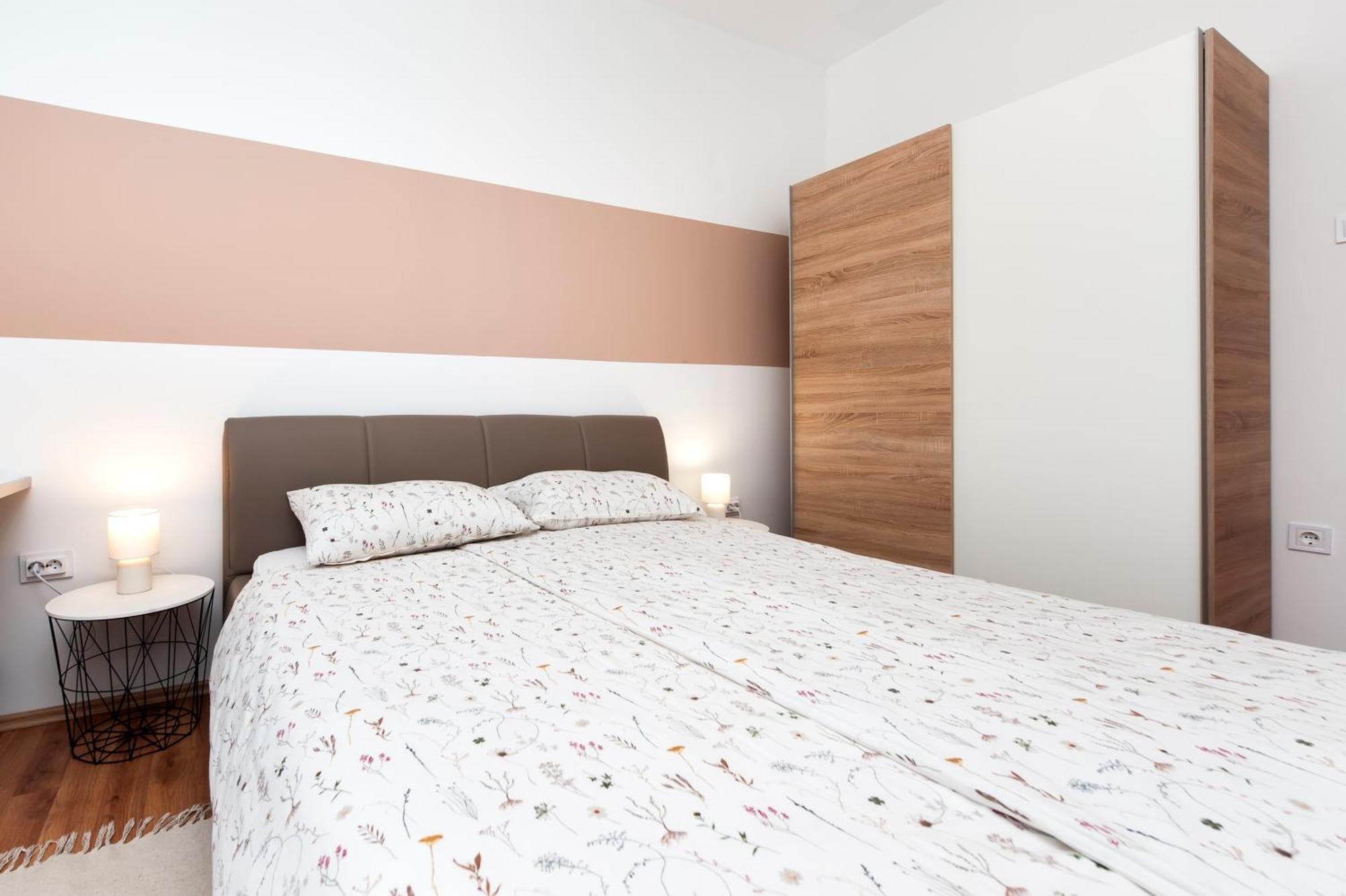 Euphemia Apartment *