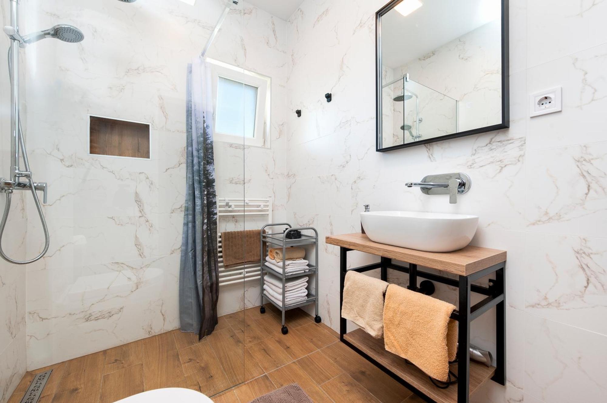Euphemia Apartment *